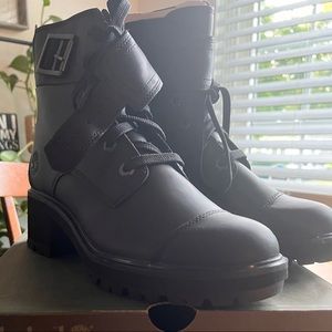 Black timberland boots brand new. Super cute